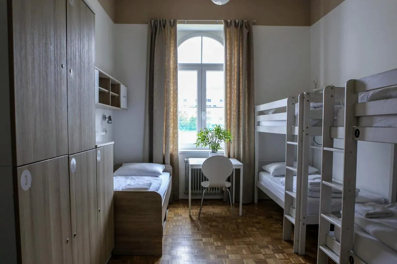 C - Punkt Hostel Ljubljana 0*,